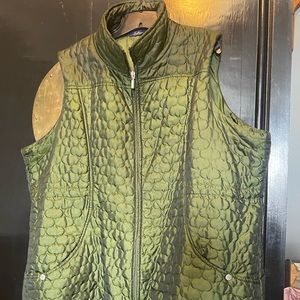 Outerwear Green iridescent quilted vest,